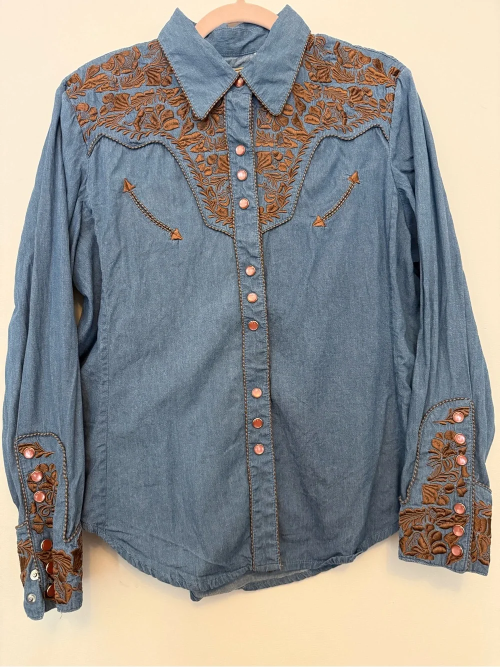 Scully Embroidered Western Denim Shirt in Light Blue. Women’s L. New. - Picture 5 of 11